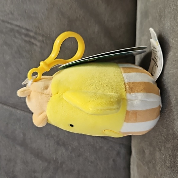 1/$6 or 2/$10 NWT Squishmallows - Hello Kitty Pompompurin Clip-On Keychain Plush - Picture 3 of 8